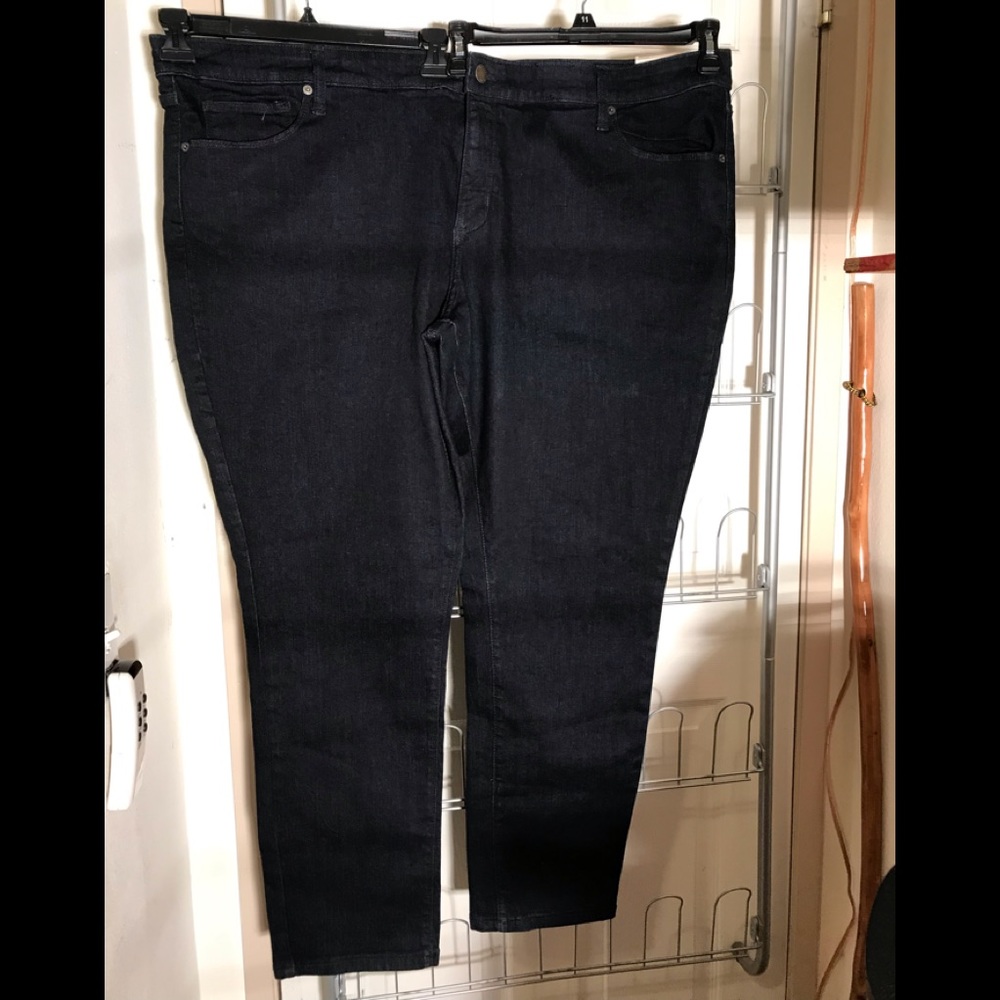 Universal thread beautiful pair of jeans 👖